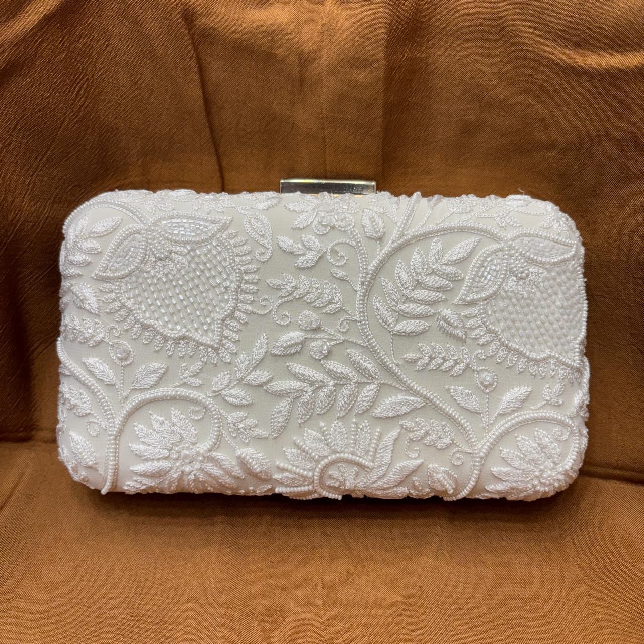 chikankari cluches